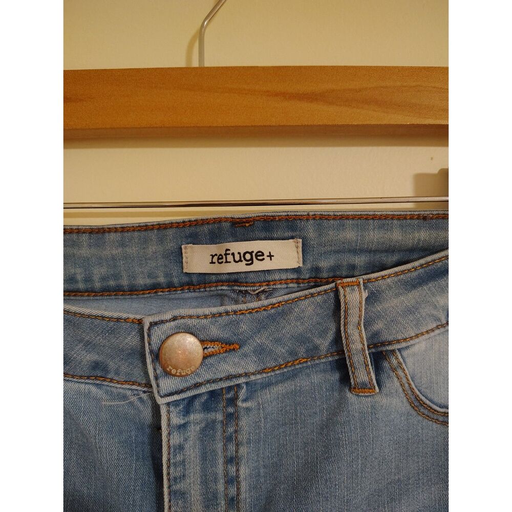 Refuge+ Women's Light Wash Slim Leg Jeans Blue Denim Stretch Y2K Indie Sleaze - Picture 2 of 4